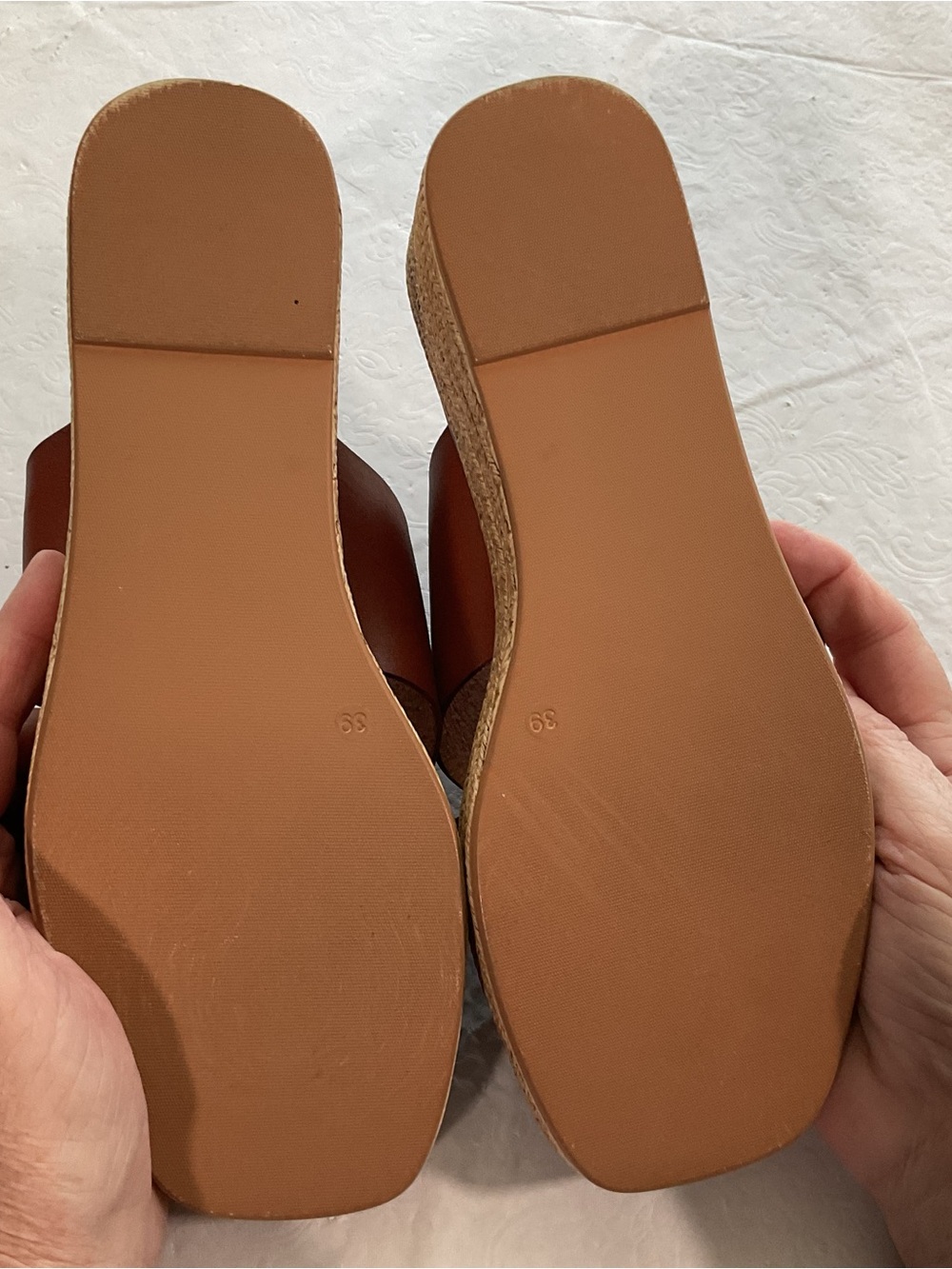 Betuchi Crossband Women’s Brown Wedge Sandals. Size 39 - Picture 7 of 7